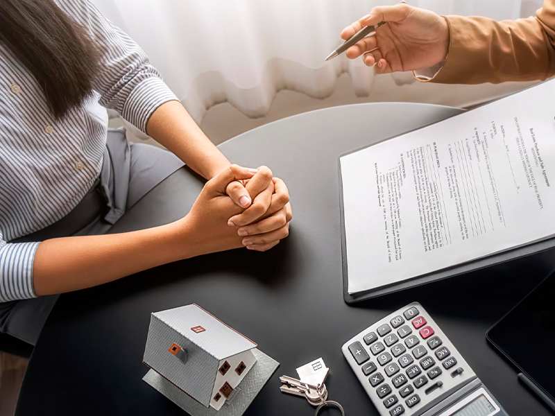 Jednání v kanceláři o výkupu nemovitosti